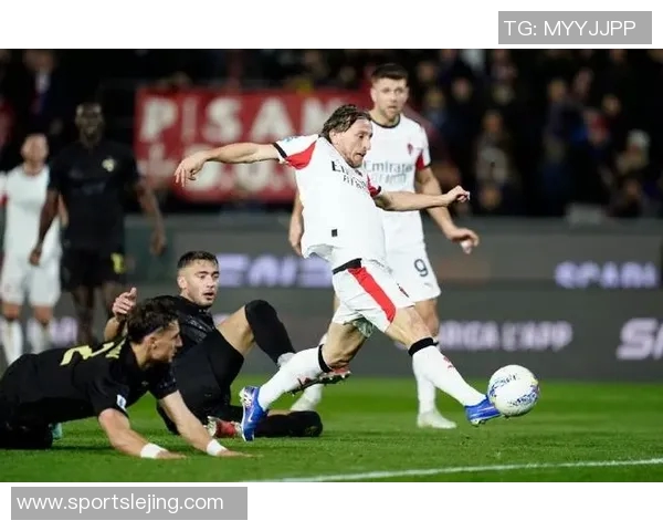 中超精彩对决AC米兰大胜波尔图补时进球点燃全场激情